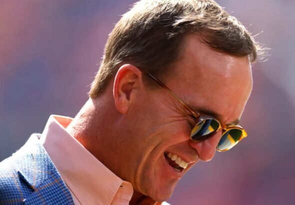 Peyton Manning lanza una "advertencia" al mundo del fútbol universitario
