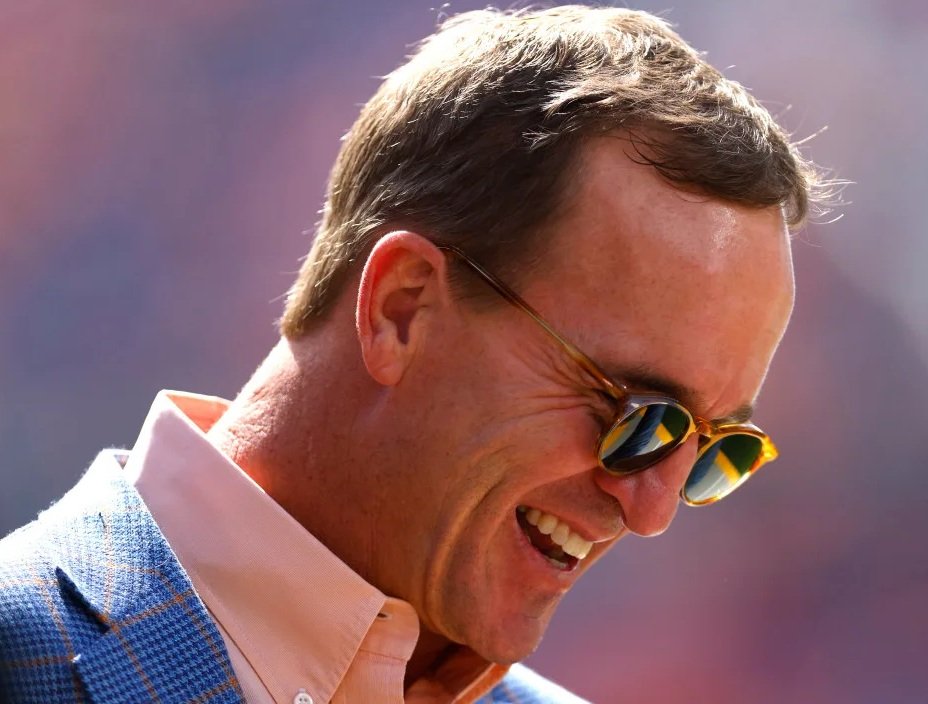 Peyton Manning lanza una "advertencia" al mundo del fútbol universitario